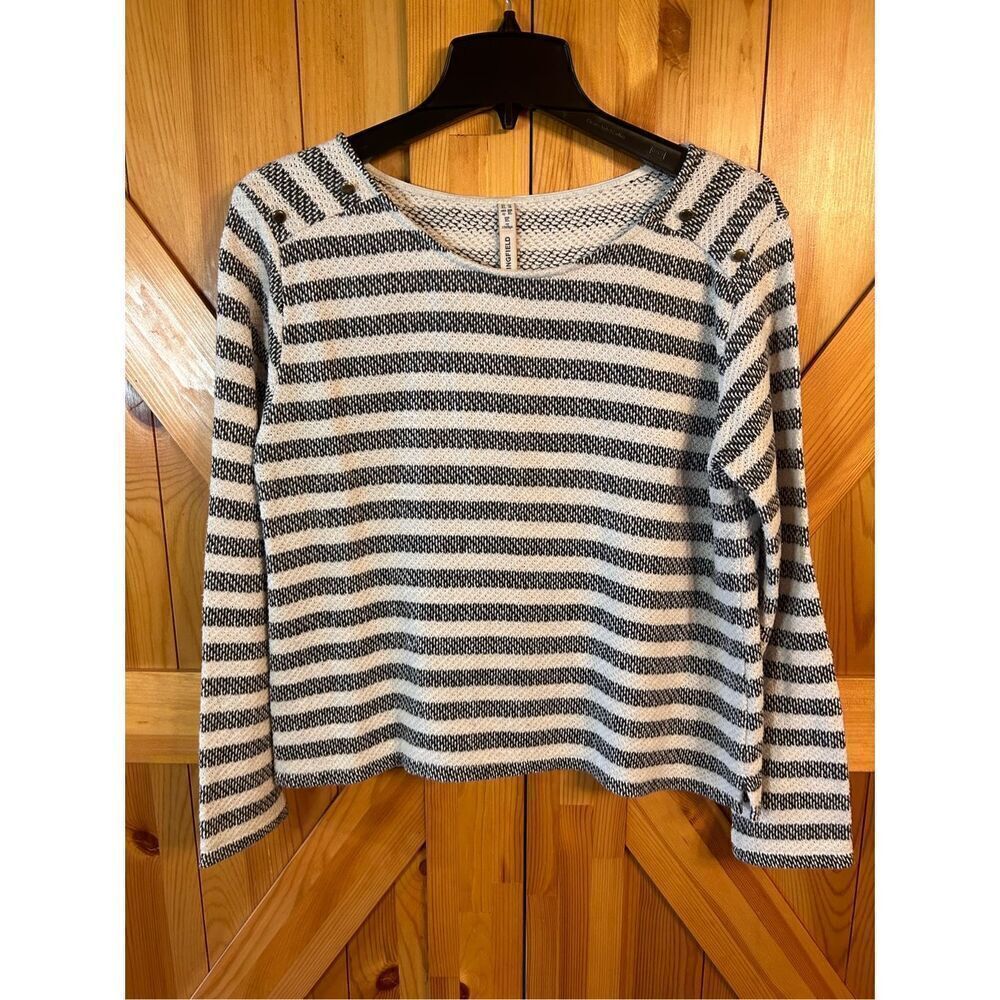 Springfield XL Sweater Striped White/Black Accent Buttons On Shoulders (3979)